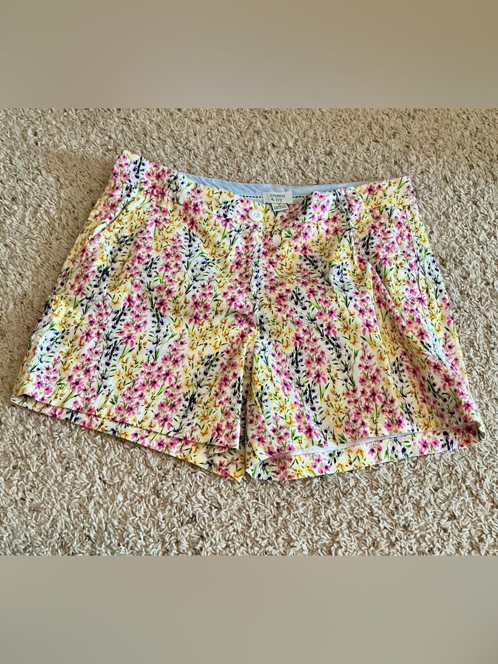 crown & ivy Caroline Shorts